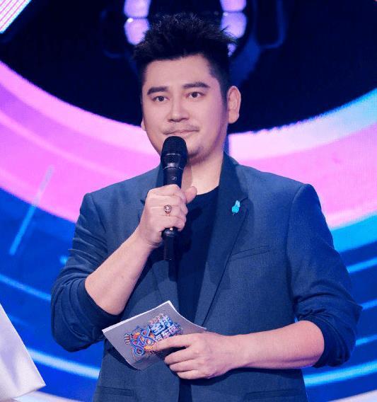 娱乐圈8月吃瓜群众是谁,揭秘“吃瓜群众”背后的神秘人物 第2张 娱乐圈8月吃瓜群众是谁,揭秘“吃瓜群众”背后的神秘人物 第2张